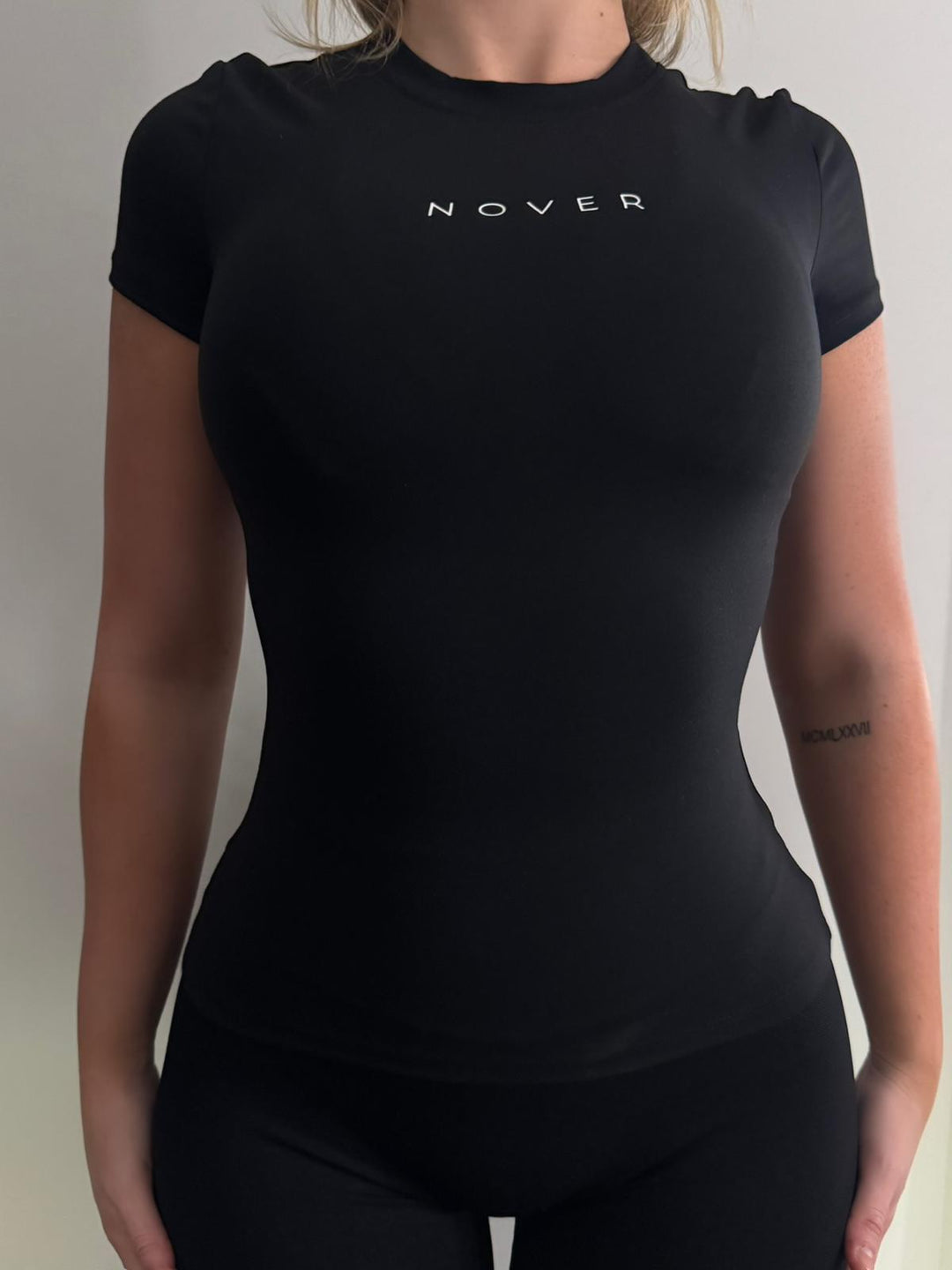 Sleek Aura Short Sleeve - Midnight