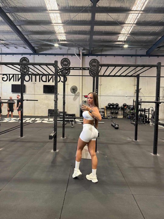 Signature V-Back Shorts - Cloud
