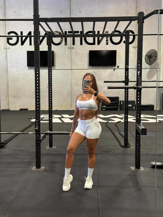 Signature V-Back Shorts - Cloud